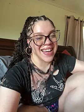 QueenNuttCollector online show from 05/20/26, 04:24