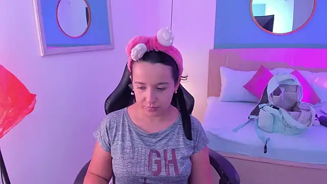 izaro22 online show from 09/10/25, 02:22