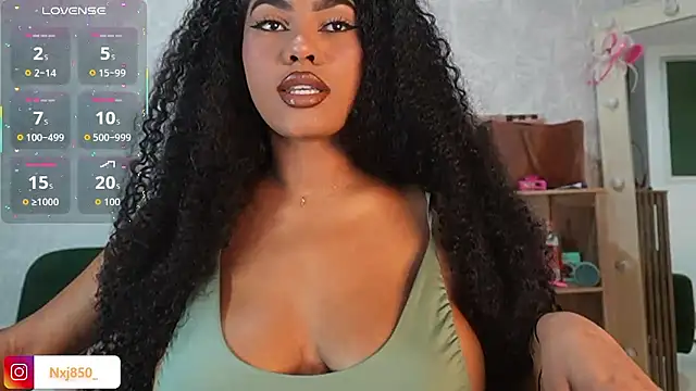 HOTBLACKANDWHITE2 online show from 01/12/26, 11:21