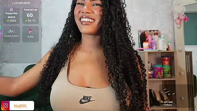 HOTBLACKANDWHITE2 online show from 02/11/26, 06:46