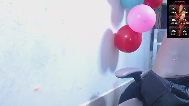 toxxxic cams online show from 11/18/25, 02:17