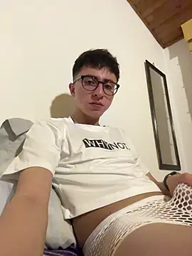 CamiRojas boy online show from 05/10/26, 03:23
