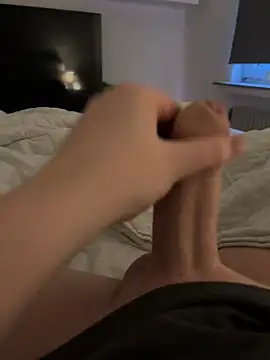 Snapshot of ycumforyou chatting on 12/18/24, 07:36 ycumforyou online show from 12/18/24, 07:36