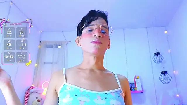 Ariel Femboy  online show from 12/23/25, 04:54