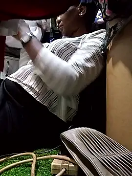 Hailey BaileyXYZ online show from 04/13/26, 11:48