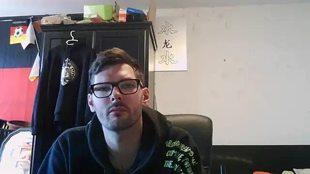 Snapshot of Die-geile-Sau chatting on 05/18/26, 01:06 Die-geile-Sau online show from 05/18/26, 01:06
