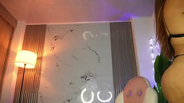 Vanesa novvoa online show from 10/28/25, 05:04