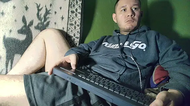 Snapshot of sweet_cock28 chatting on 06/13/26, 03:26 sweet cock28 online show from 06/13/26, 03:26