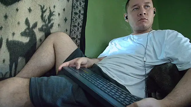 Snapshot of sweet_cock28 chatting on 06/15/26, 03:03 sweet cock28 online show from 06/15/26, 03:03