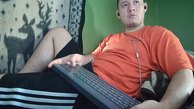Snapshot of sweet_cock28 chatting on 06/16/26, 03:03 sweet cock28 online show from 06/16/26, 03:03