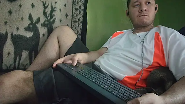 Snapshot of sweet_cock28 chatting on 06/25/26, 03:16 sweet cock28 online show from 06/25/26, 03:16