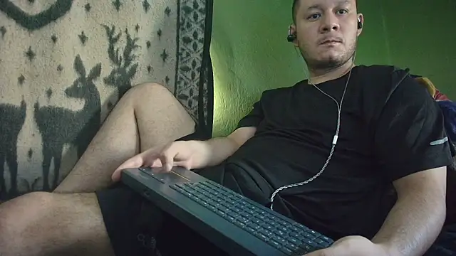 Snapshot of sweet_cock28 chatting on 07/12/26, 02:08 sweet cock28 online show from 07/12/26, 02:08