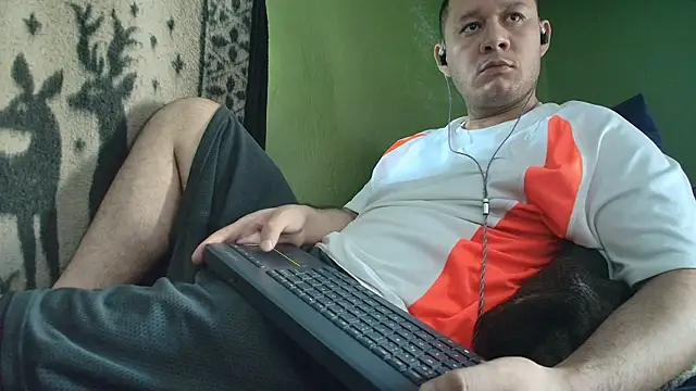 Snapshot of sweet_cock28 chatting on 07/15/26, 03:06 sweet cock28 online show from 07/15/26, 03:06