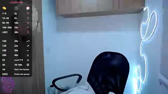 Danna Ross  online show from 12/13/25, 09:09