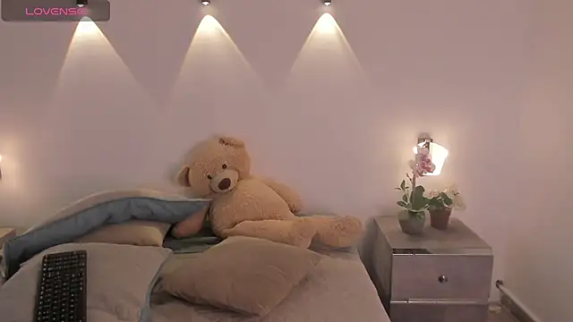 natassha1 online show from 02/14/25, 01:29