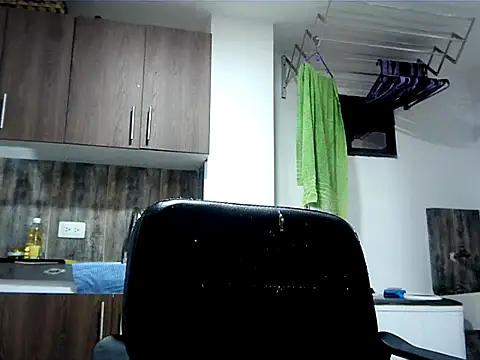 Snapshot of axeldaviid chatting on 03/05/25, 12:59 axeldaviid online show from 03/05/25, 12:59