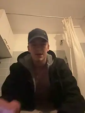 Toyjungee online show from 12/17/24, 07:04