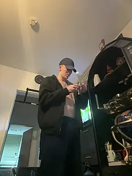 Toyjungee online show from 02/04/25, 02:43