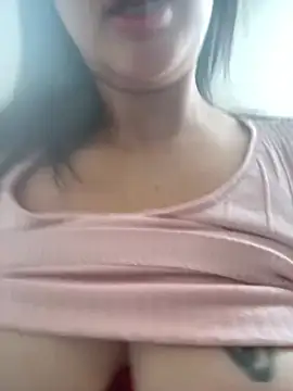 Snapshot of Sarahkhaalifa chatting on 05/19/26, 08:20 Sarahkhaalifa online show from 05/19/26, 08:20