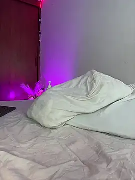 nicolette sweet  online show from 03/10/25, 06:01