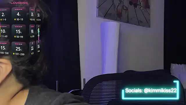 kimmiakiss22 online show from 10/03/25, 12:51