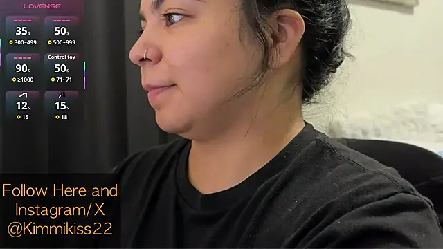 kimmiakiss22 online show from 10/27/25, 12:26