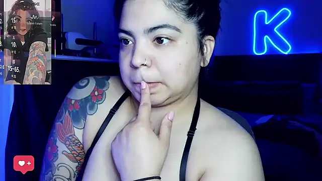 kimmiakiss22 online show from 04/06/26, 10:33