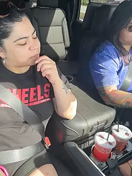 kimmiakiss22 online show from 04/13/26, 09:20