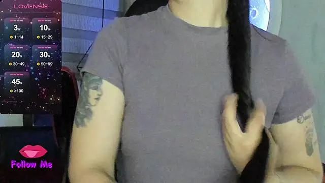 natasha logan  online show from 01/17/26, 04:28