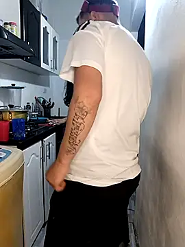 catire2323 online show from 09/17/25, 03:19