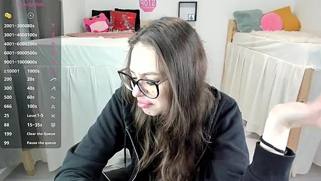 18perfecttits online show from 12/11/24, 12:02