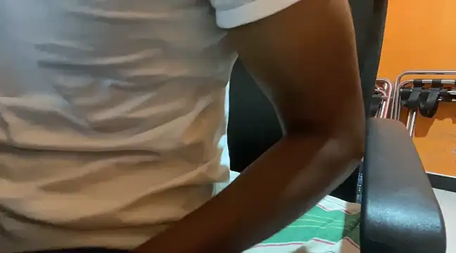 Snapshot of YomalBBC chatting on 03/09/25, 10:30 YomalBBC online show from 03/09/25, 10:30