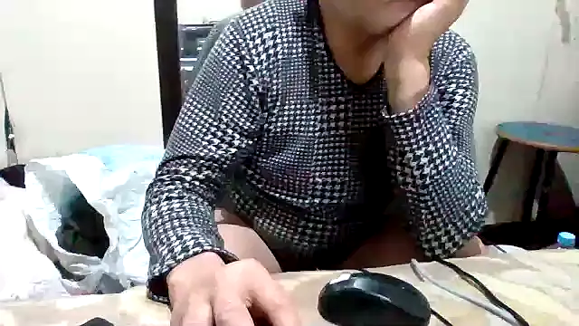 asira39 online show from 11/12/25, 12:22