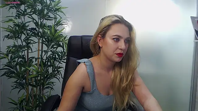 AvaBlue  online show from 01/31/25, 04:14