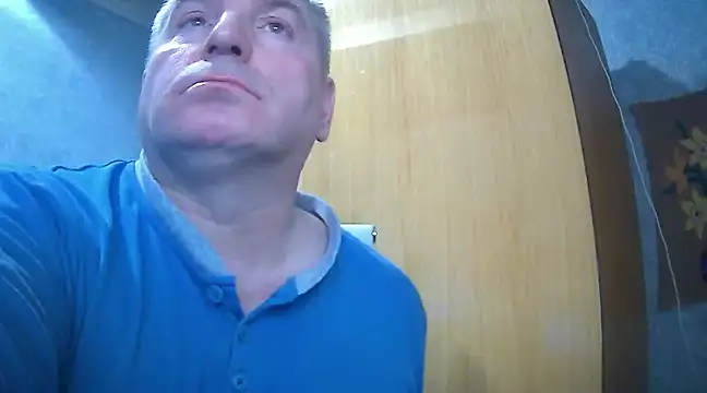 Snapshot of GYurmoka70 chatting on 12/24/24, 11:44 GYurmoka70 online show from 12/24/24, 11:44