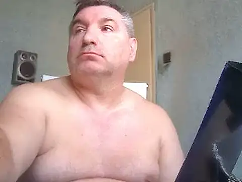 Snapshot of GYurmoka70 chatting on 02/10/25, 08:42 GYurmoka70 online show from 02/10/25, 08:42