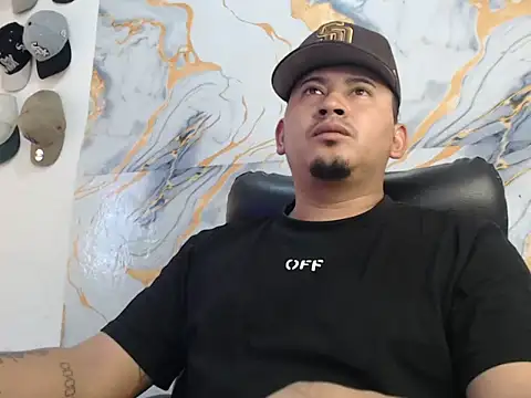 Snapshot of myke_andrade chatting on 07/15/26, 12:54 myke andrade online show from 07/15/26, 12:54