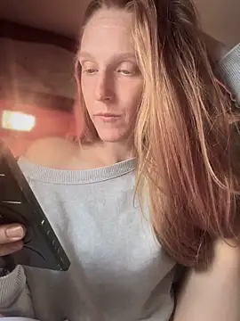 GoldenFlameGoddess online show from 03/06/25, 01:05