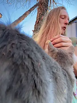 GoldenFlameGoddess online show from 09/26/25, 12:47