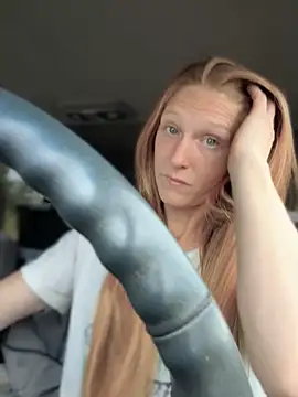 GoldenFlameGoddess online show from 10/25/25, 07:08