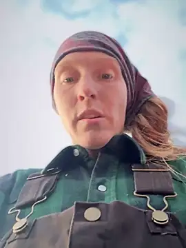 GoldenFlameGoddess online show from 11/18/25, 12:49