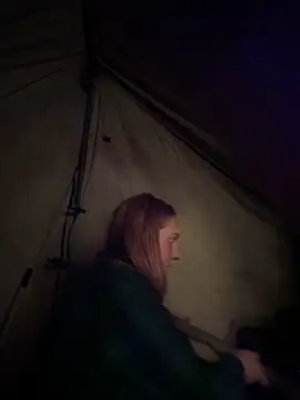 GoldenFlameGoddess online show from 12/18/25, 06:52