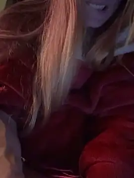 GoldenFlameGoddess online show from 12/21/25, 09:27