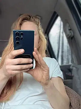 GoldenFlameGoddess online show from 02/23/26, 04:15