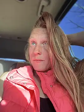 GoldenFlameGoddess online show from 04/06/26, 01:36