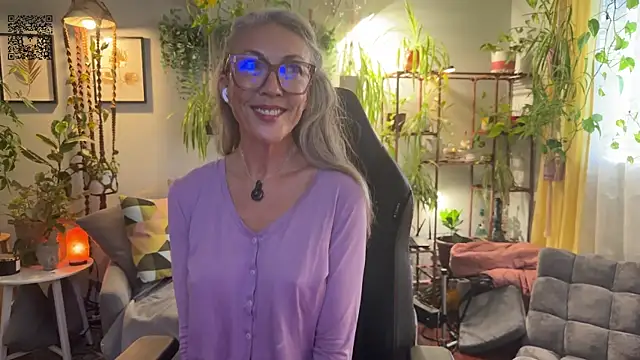 Snapshot of sunniedayz_ chatting on 09/23/25, 04:10 sunniedayz online show from 09/23/25, 04:10