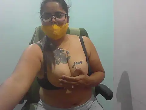 gyanvi1 online show from 02/11/25, 01:41