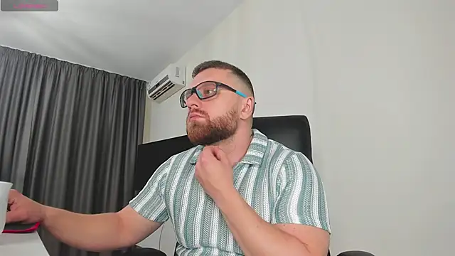 Findom guy online show from 01/13/26, 04:01