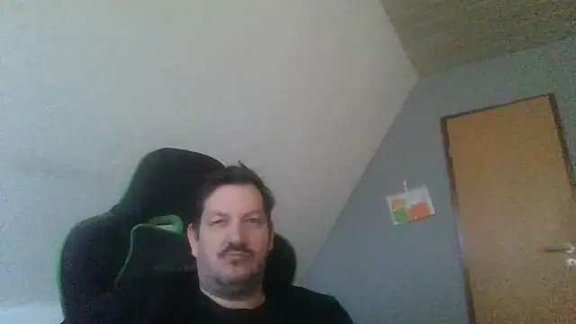 Snapshot of Golffahrer1982 chatting on 02/11/26, 01:38 Golffahrer1982 online show from 02/11/26, 01:38