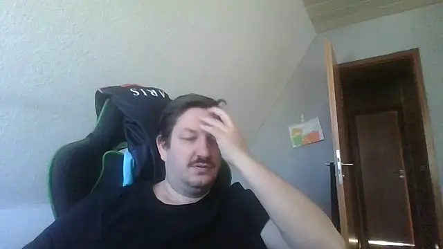 Snapshot of Golffahrer1982 chatting on 03/01/26, 08:49 Golffahrer1982 online show from 03/01/26, 08:49